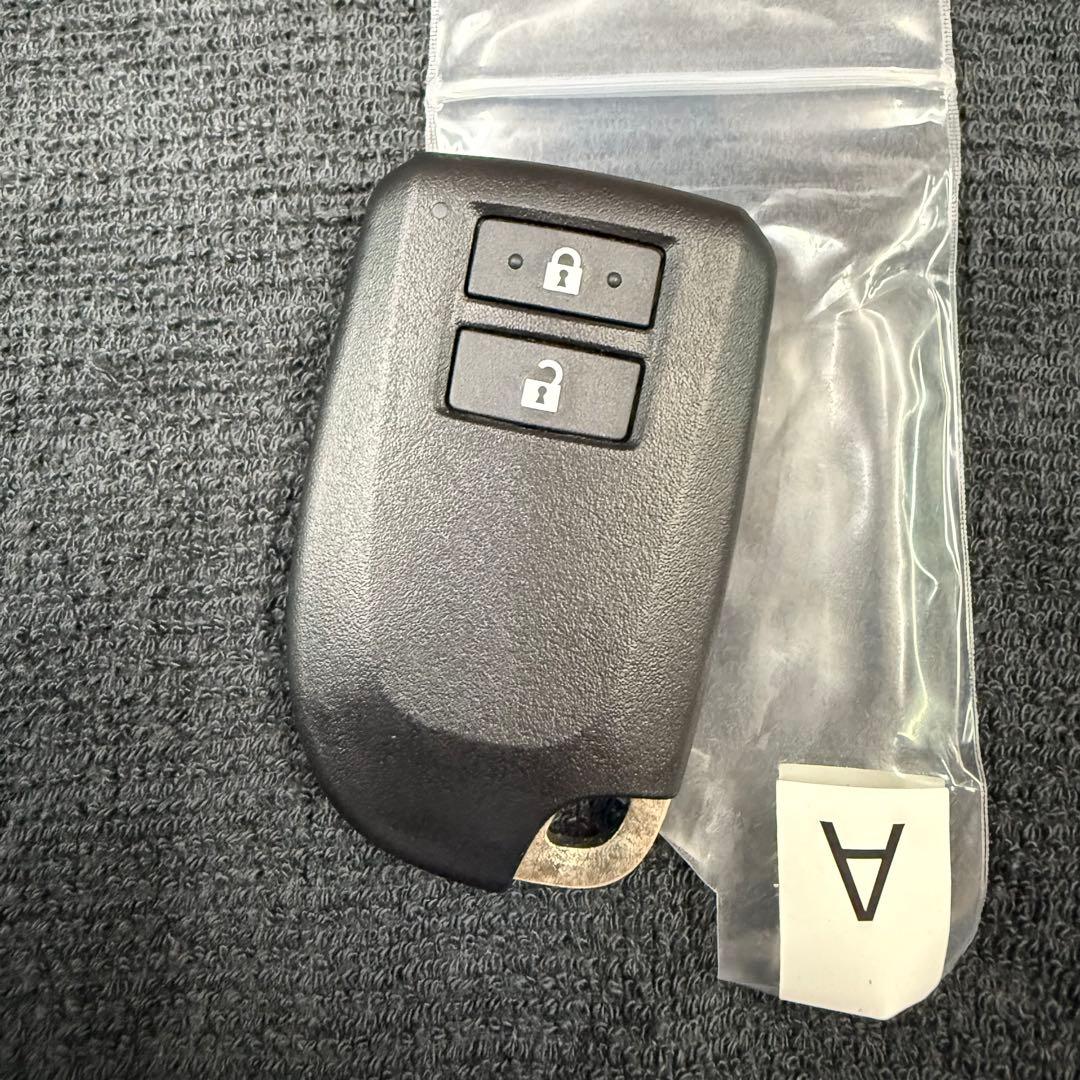 TOYOTA ハイエース スマートキー 極極美品