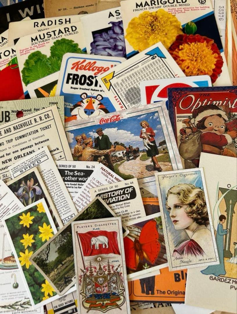 ★ 断捨離！紙もの詰め込みBOX ★ 80サイズ　海外 ヴィンテージ 紙もの