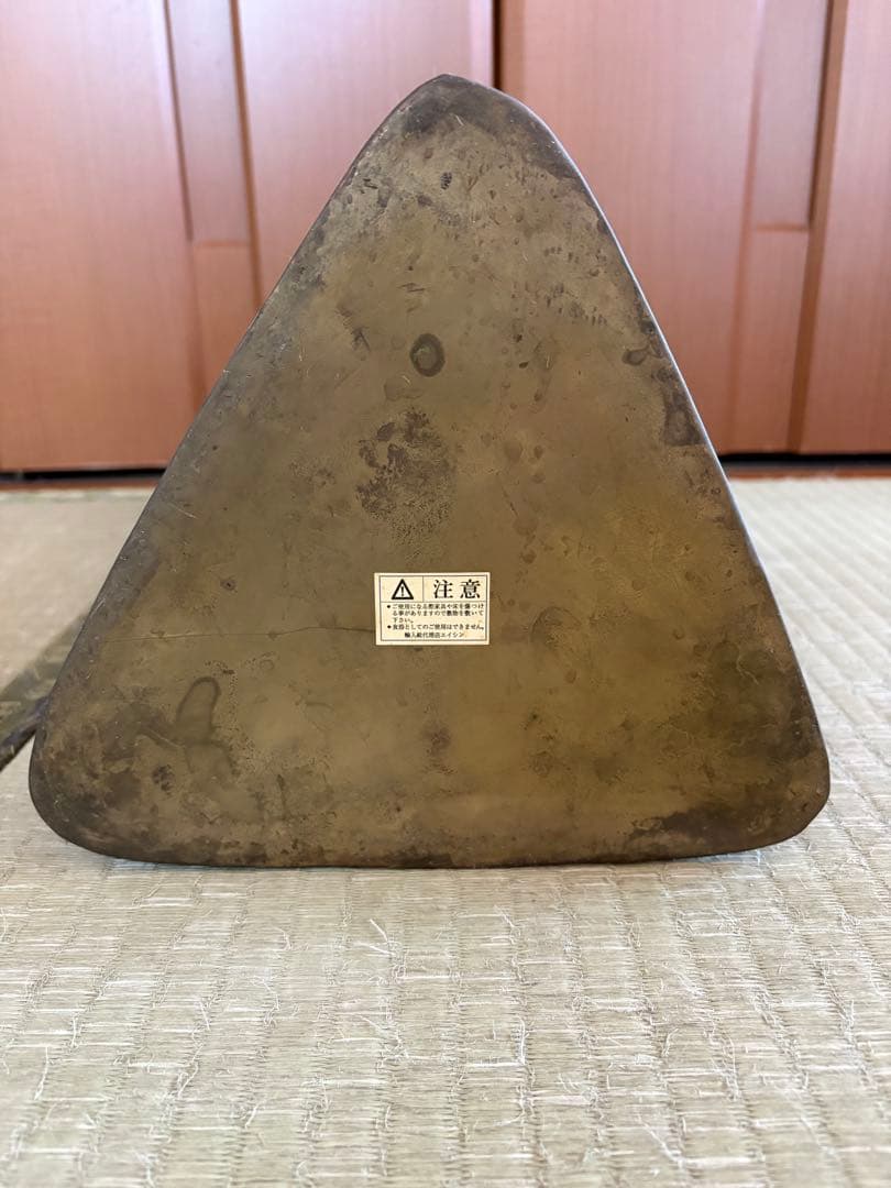 シルバーのエッチング装飾三角花瓶 アジアン アンティーク ビンテージ