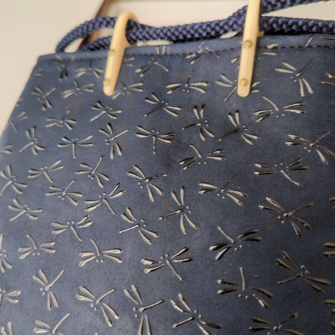 新品未使用 箱入り 印伝 　甲州印伝 印傳屋 　合切袋（大）　巾着　とんぼ　紺