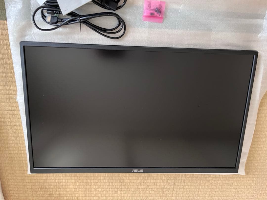 ASUS モニター　VA32UQ