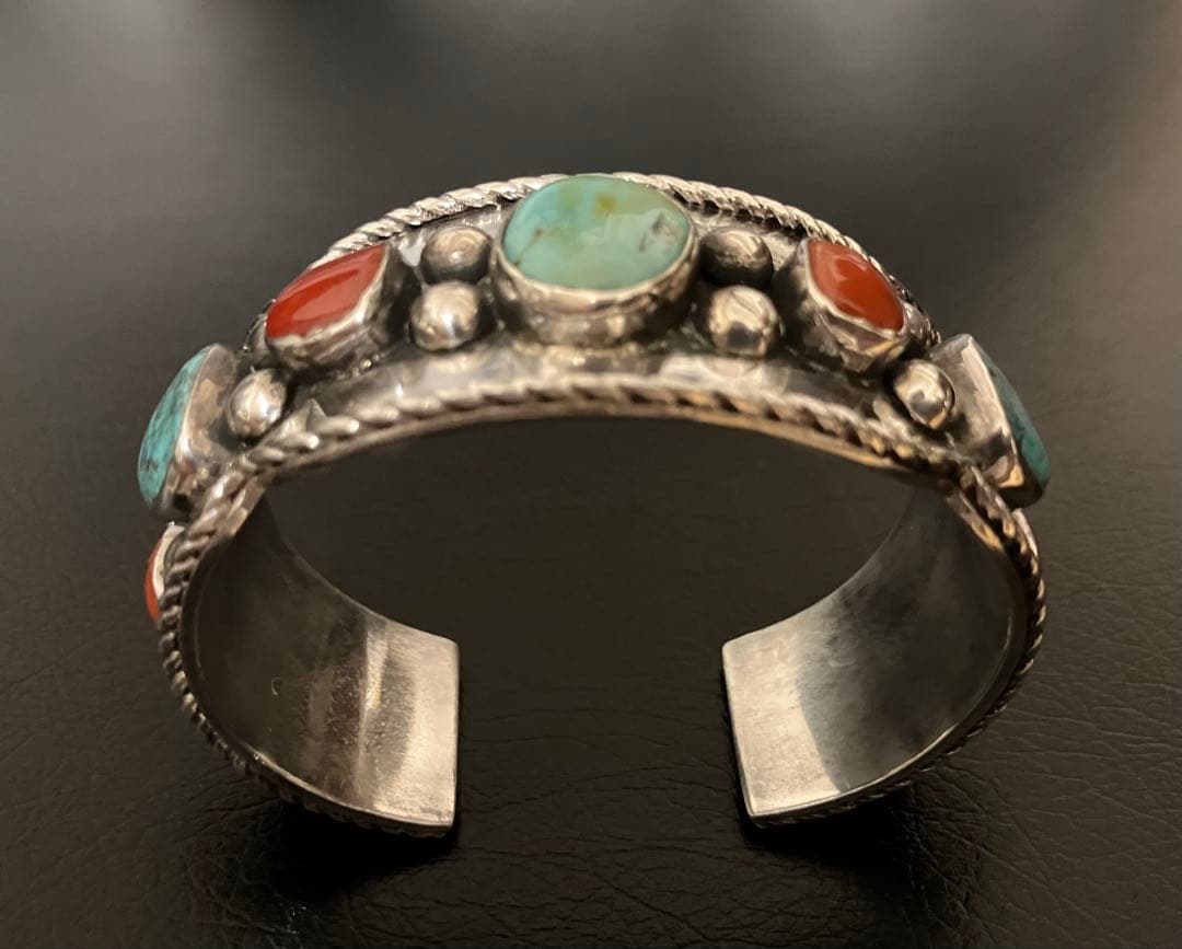 NAVAJOナバホヴィンテージターコイズ&レッドコーラルバングル