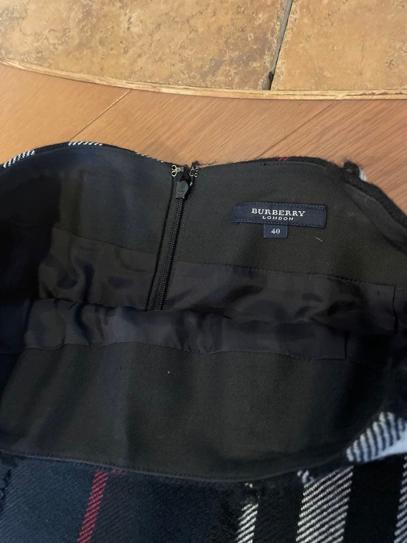 バーバリーロンドンスカート 膝下