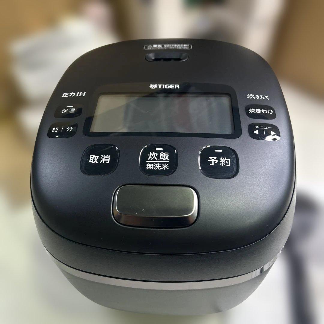 6681【未使用品】TIGER JRI-A100 KM 炊飯器5.5合