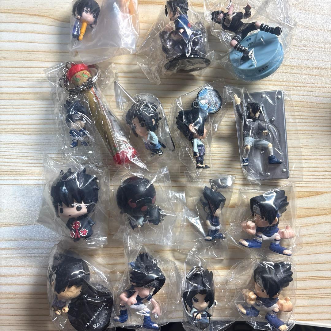 ナルト　NARUTO うちはサスケ　写輪眼　フィギュア　キーホルダー　15点