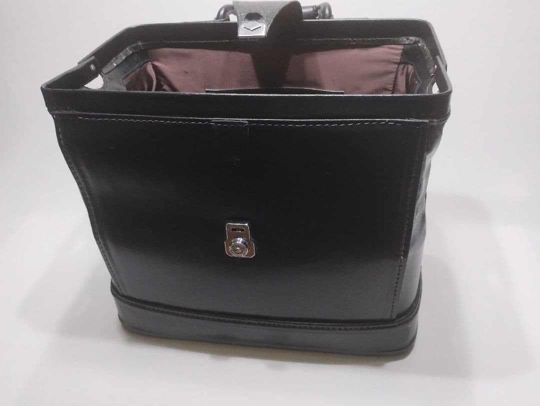 ドクターバッグ　ダレスバッグ　年代もののアンティークバッグ（再掲）