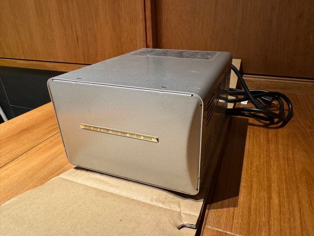 海外・日本国内用変圧器(100V/230V)　カシムラTTS-119C