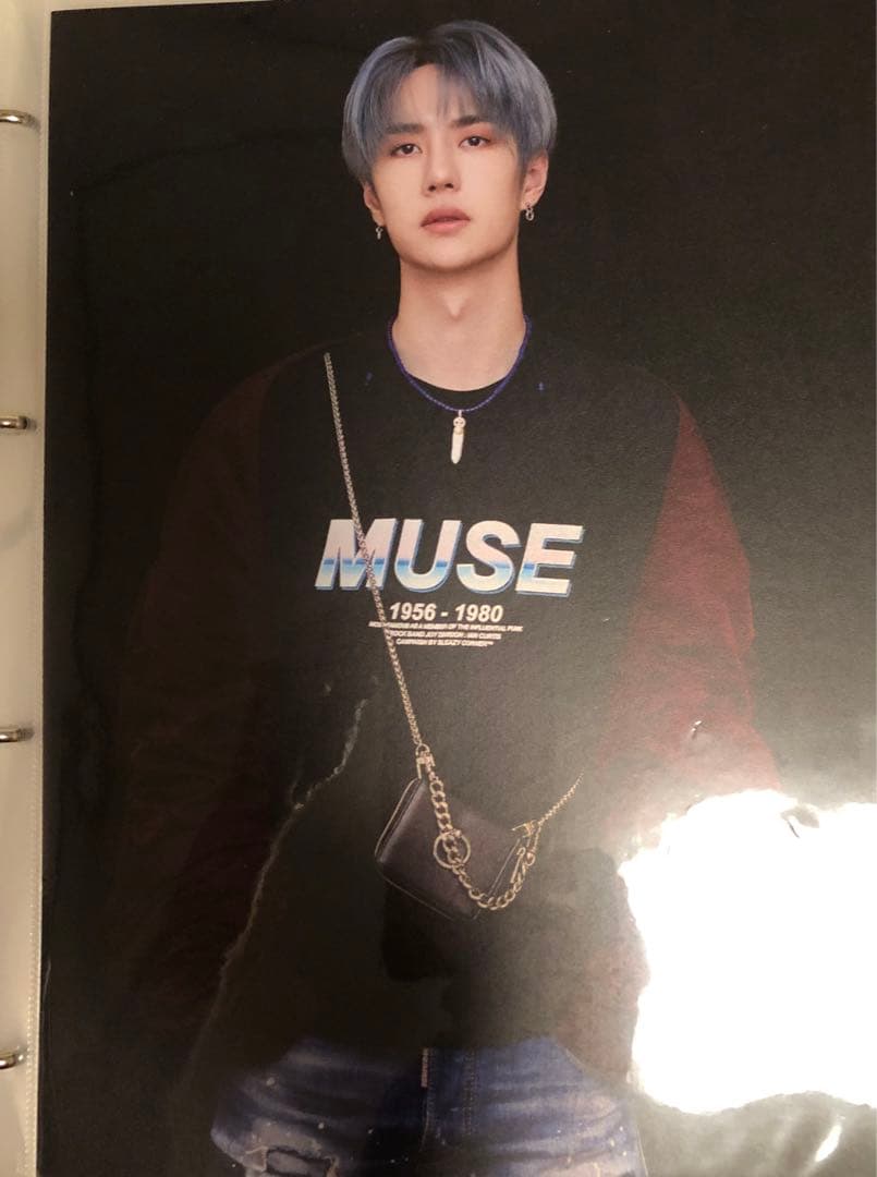 王一博 カードバインダー＋A4・Pカード他 用リフィル50枚付 アルバム z