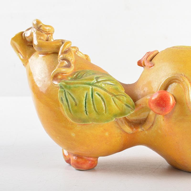 中国　乾隆年製　黄釉粉彩　蝙蝠果実文　水滴　水注　M　R6267