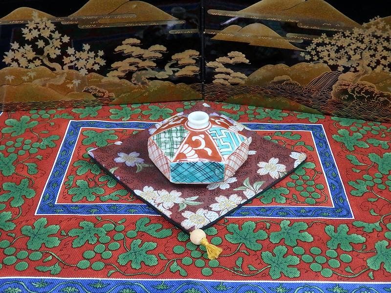 伊万里　瀬戸　色絵　幾何学紋の図　油壷　E421A-fbkn