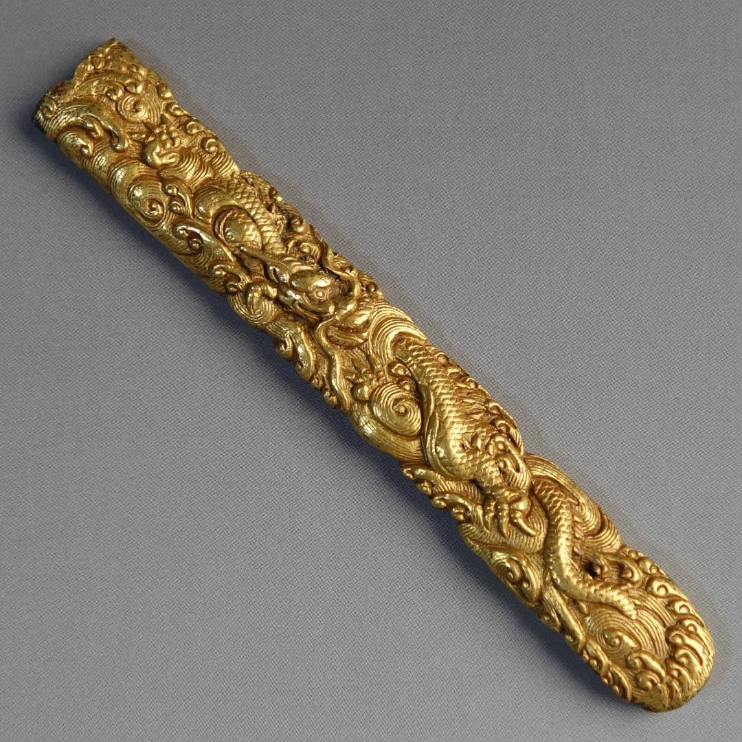 【 銅地 高肉彫 鍍金 波龍図小柄 】 鍔 鐔 小柄 刀装具 骨董 アンティーク