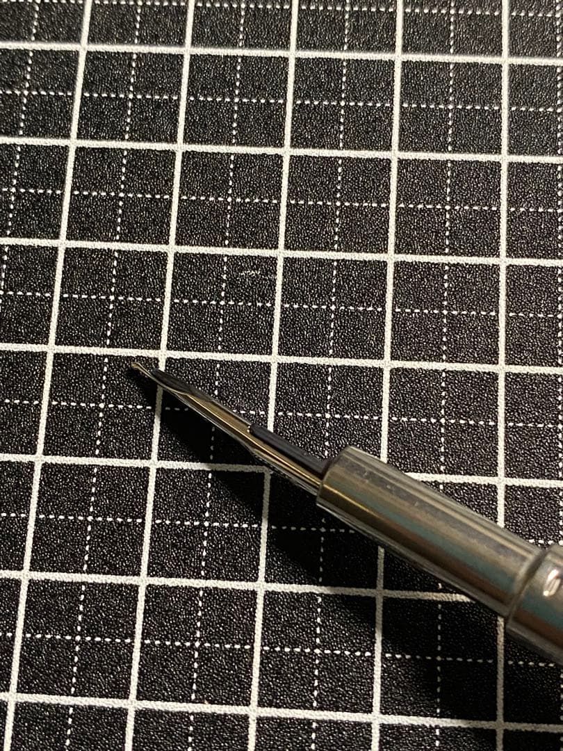 PILOT CAPLESS Kasuri 白　万年筆　字幅M