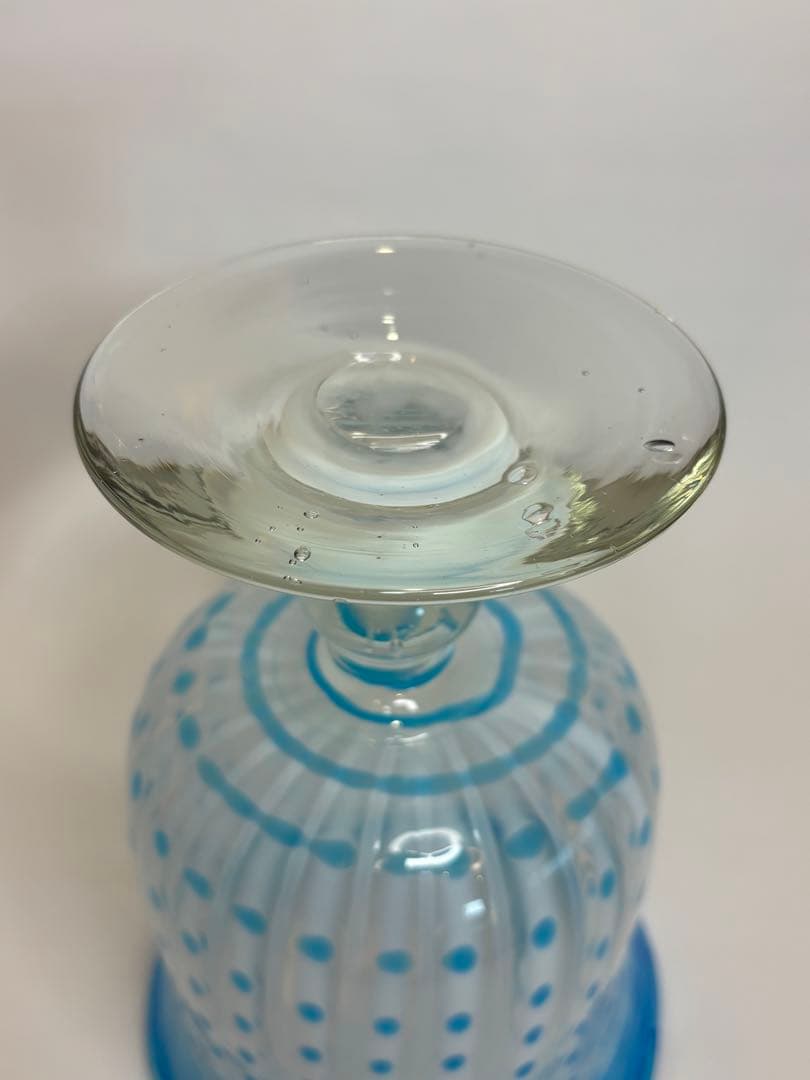 めぐお昔ガラス　フリル　ドット　乳白色　コンポート　気泡　アンティーク