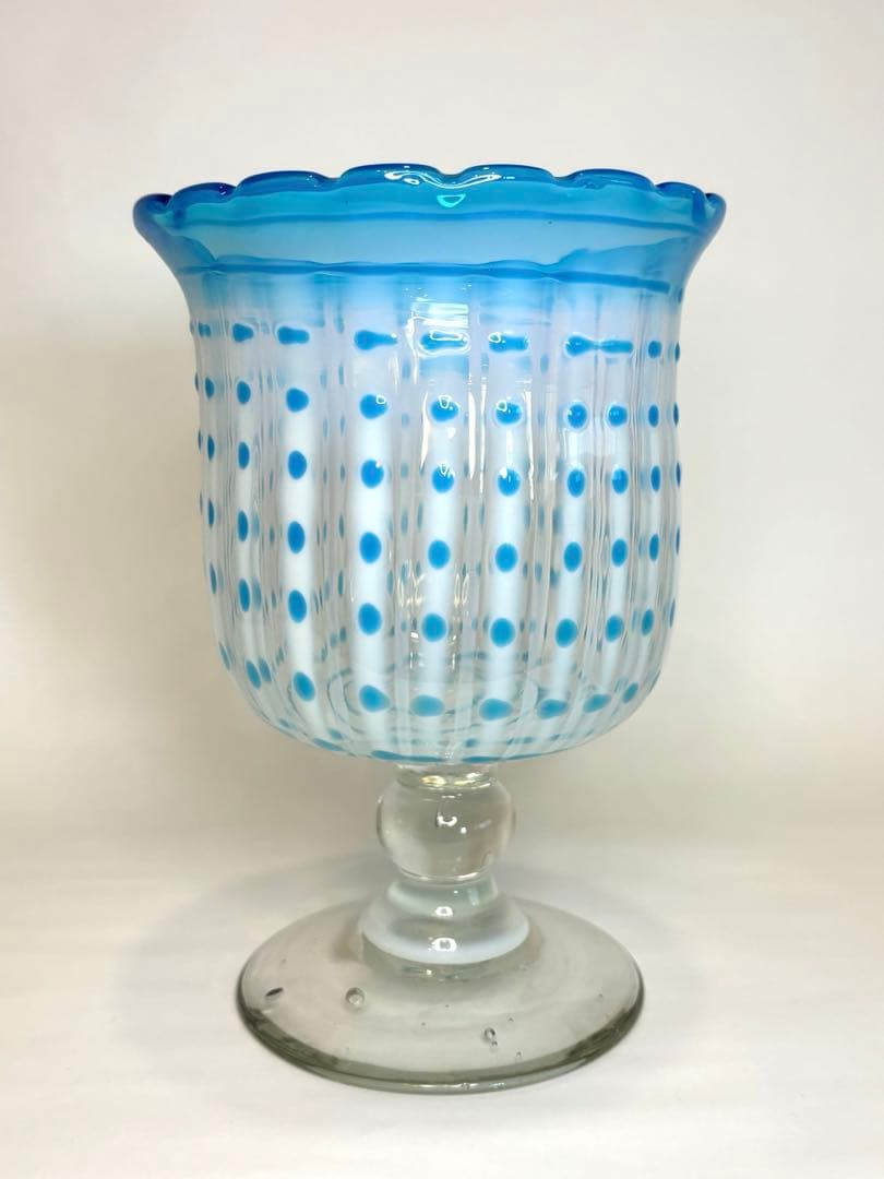 めぐお昔ガラス　フリル　ドット　乳白色　コンポート　気泡　アンティーク