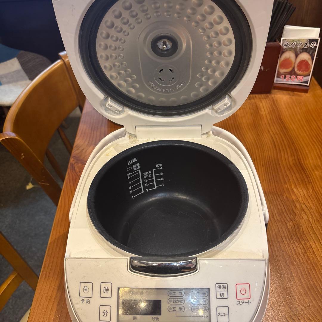 デジタル炊飯器 ホワイト