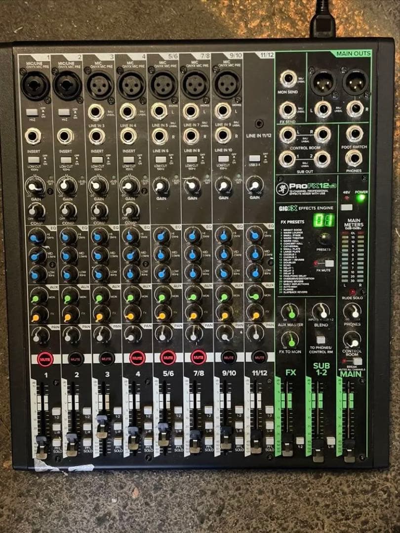 MACKIE ProFX12v3 アナログミキサー【使用少】　ヘッドフォン付き