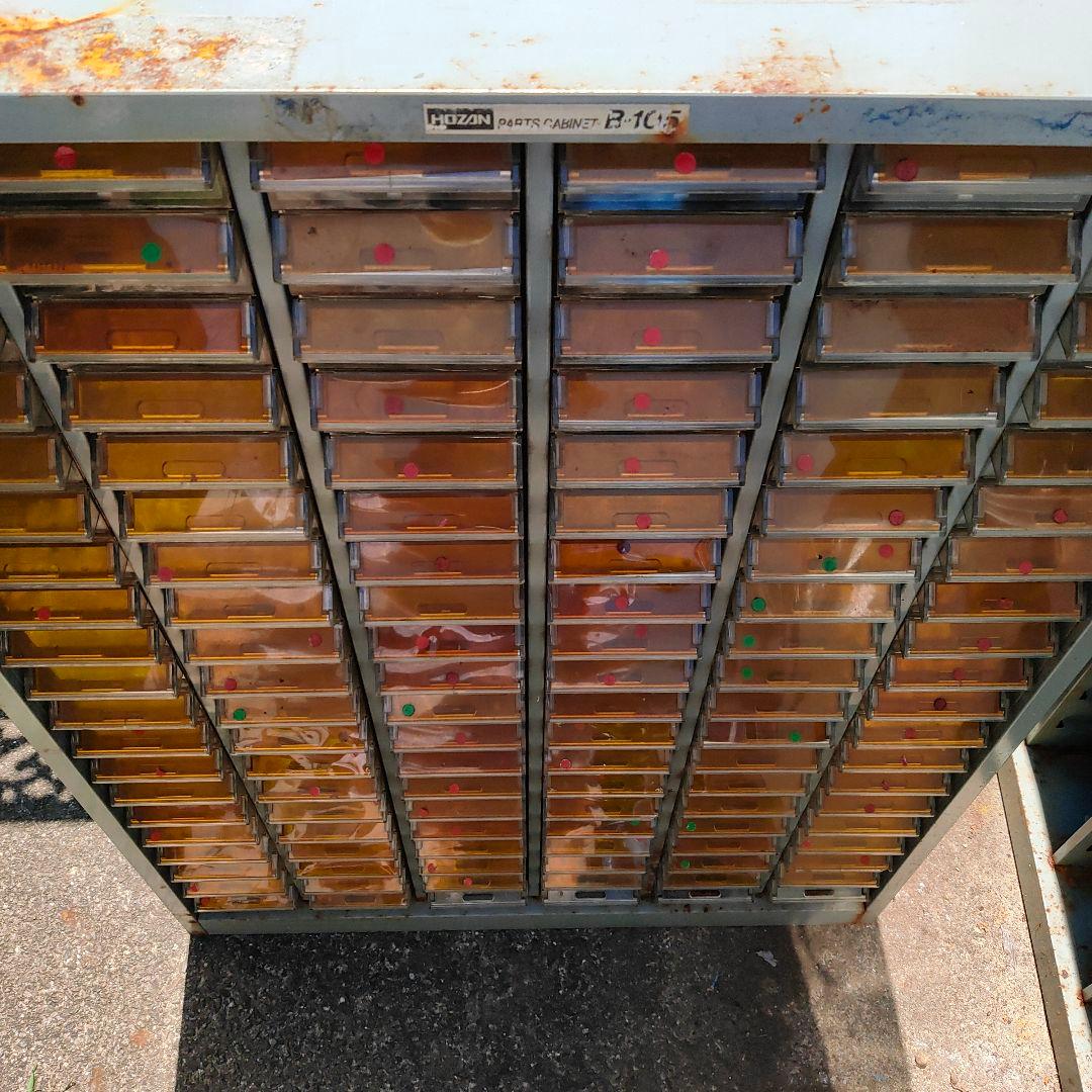 パーツキャビネット