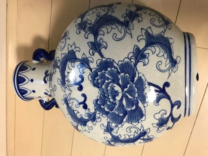 中国明時代青花(染付)纏枝牡丹　扁形花瓶