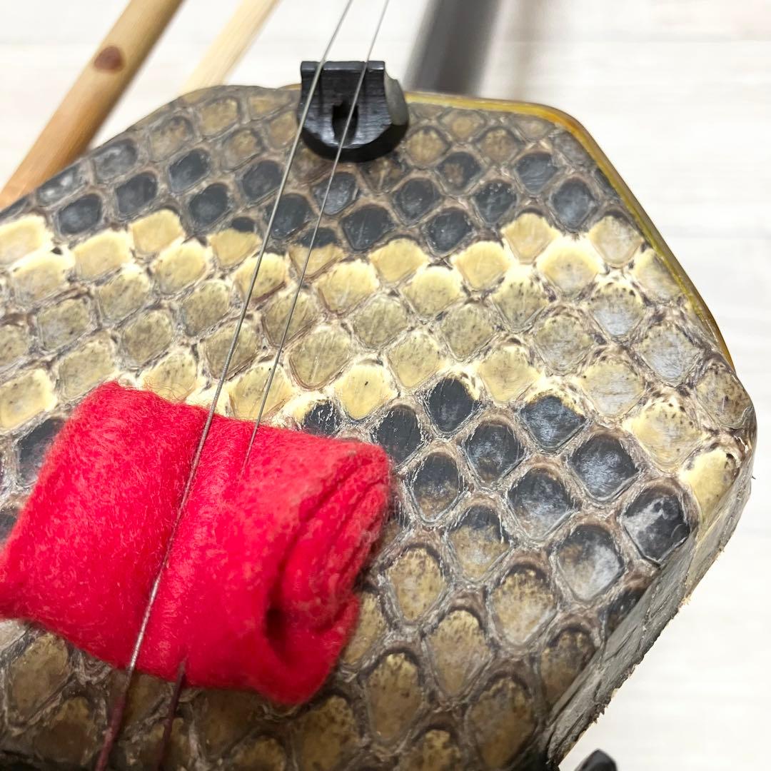 紅木　古月琴坊　蛇皮　本革　高級 二胡 中国 弦楽器 彫刻 民族楽器 付属品多数