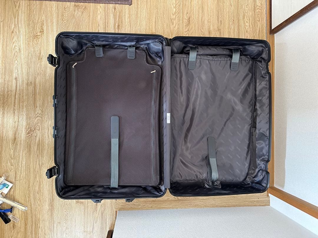 リモワ　RIMOWA ブラック　6回使用