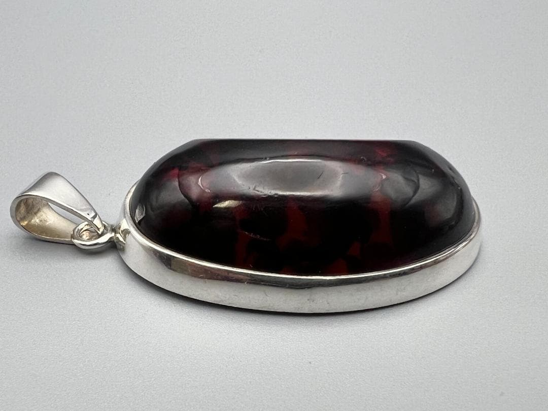 【海】大粒琥珀ペンダント　アンバー　銀製枠　９２５刻印