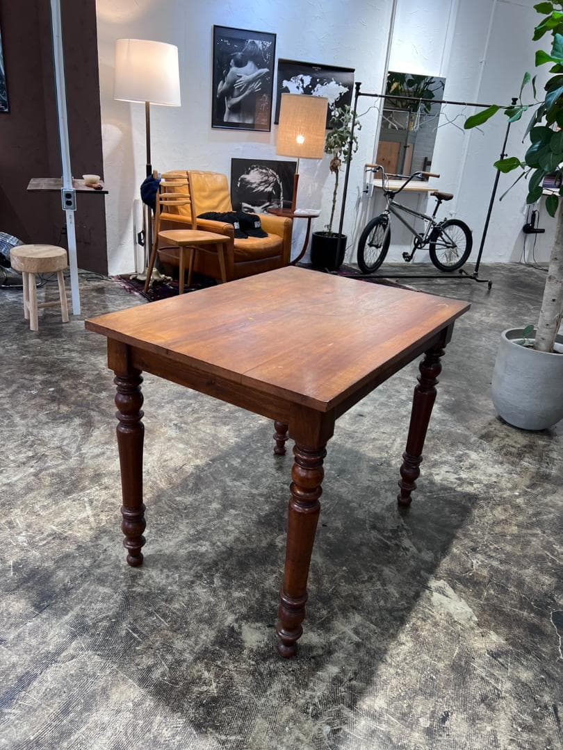 【値下げ】SHARK ATTACK ヴィンテージ カフェテーブル/美容室使用