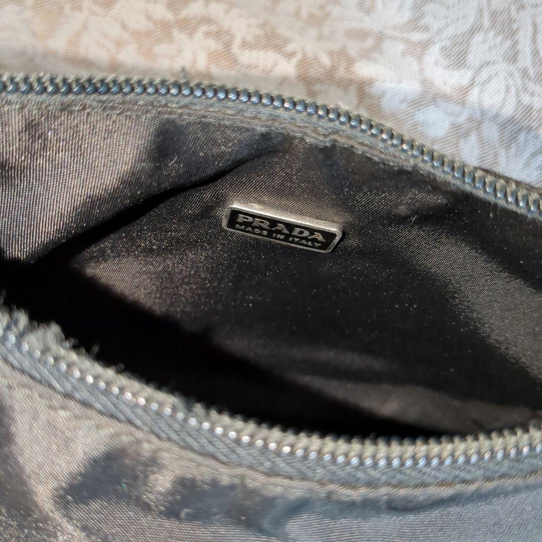 入手困難　プラダ PRADA アクセサリーポーチ ナイロン ブラック 三角ロゴ