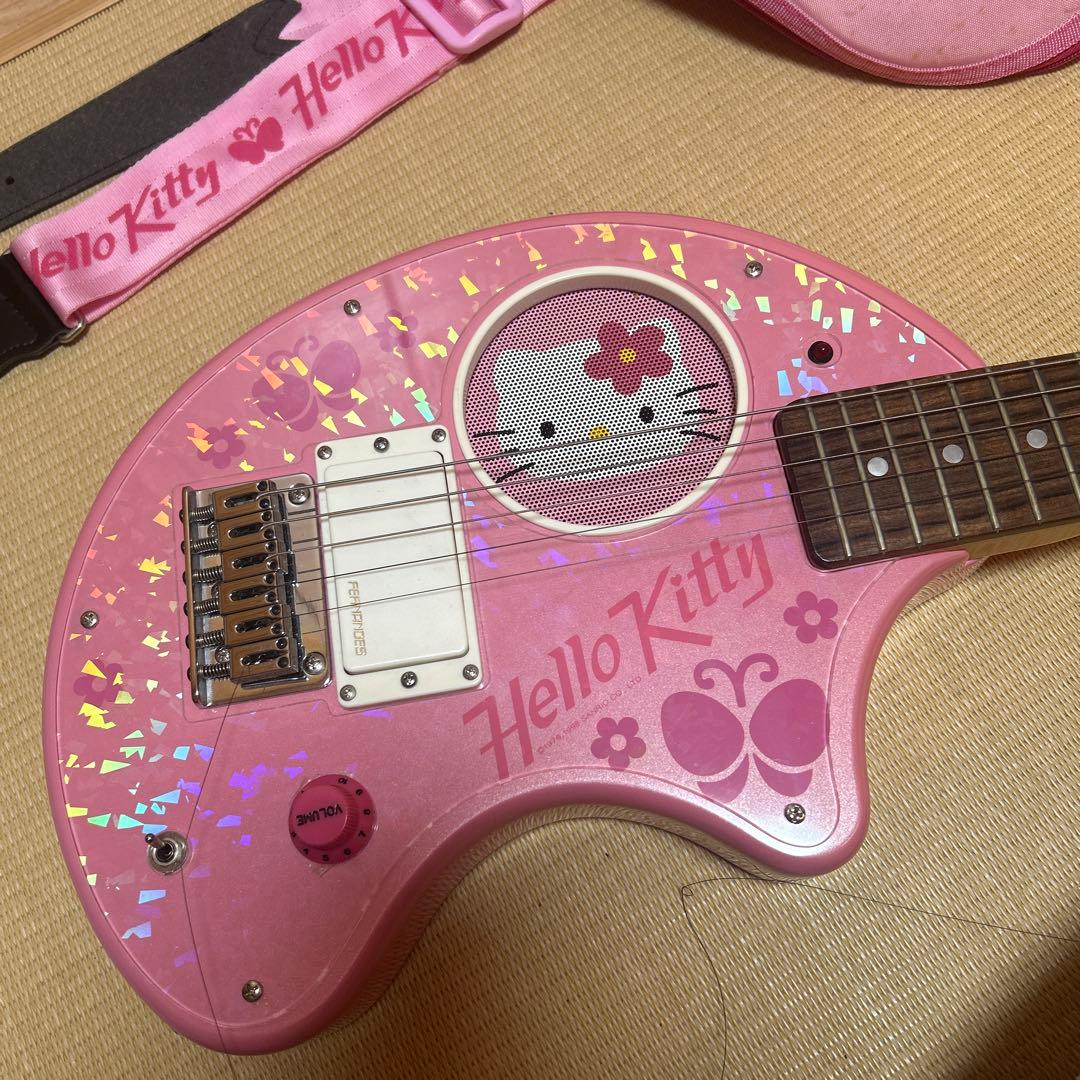 ハローキティ フェルナンデスFERNANDES アンプ内蔵 ZO-3 kitty