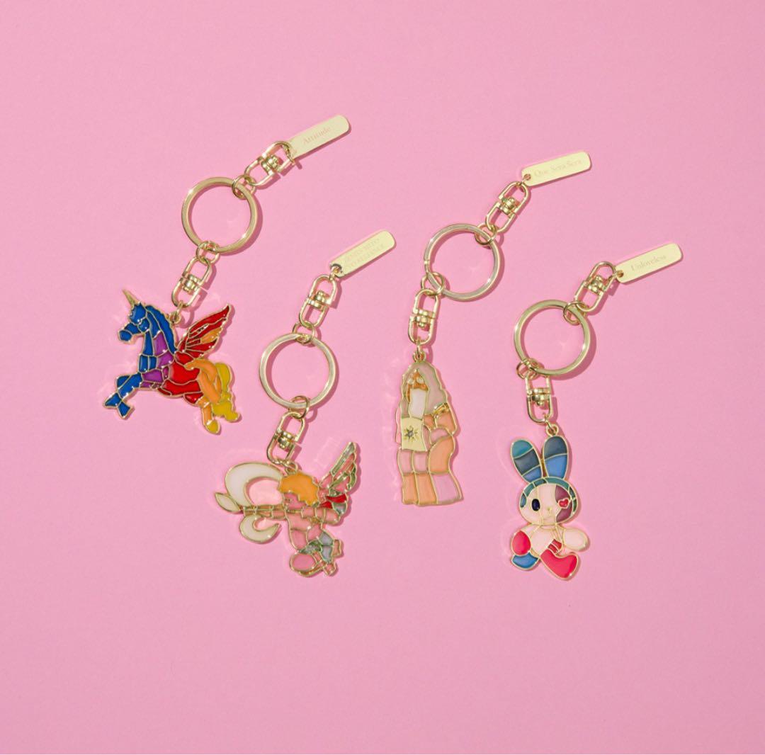 4点セット　wonder museum ステンドグラスキーホルダー