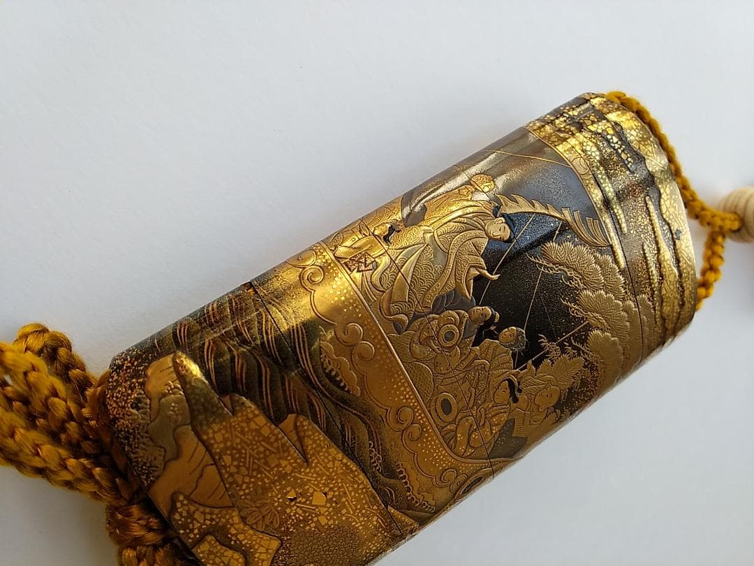 金地船人物高蒔絵印籠　梶川文龍斎作（江戸時代・美術館展示クラス・根付）