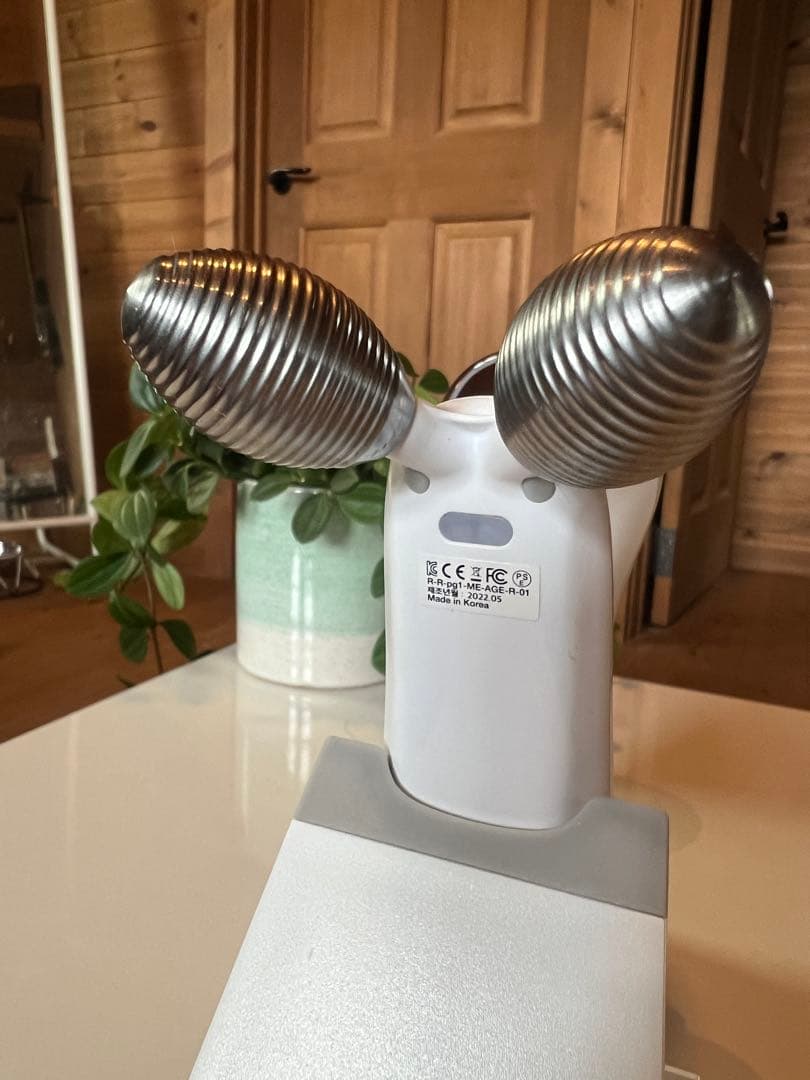 Nan様用【正規品】メディキューブ AGE-R 美顔器2種＋ジェル付属セット