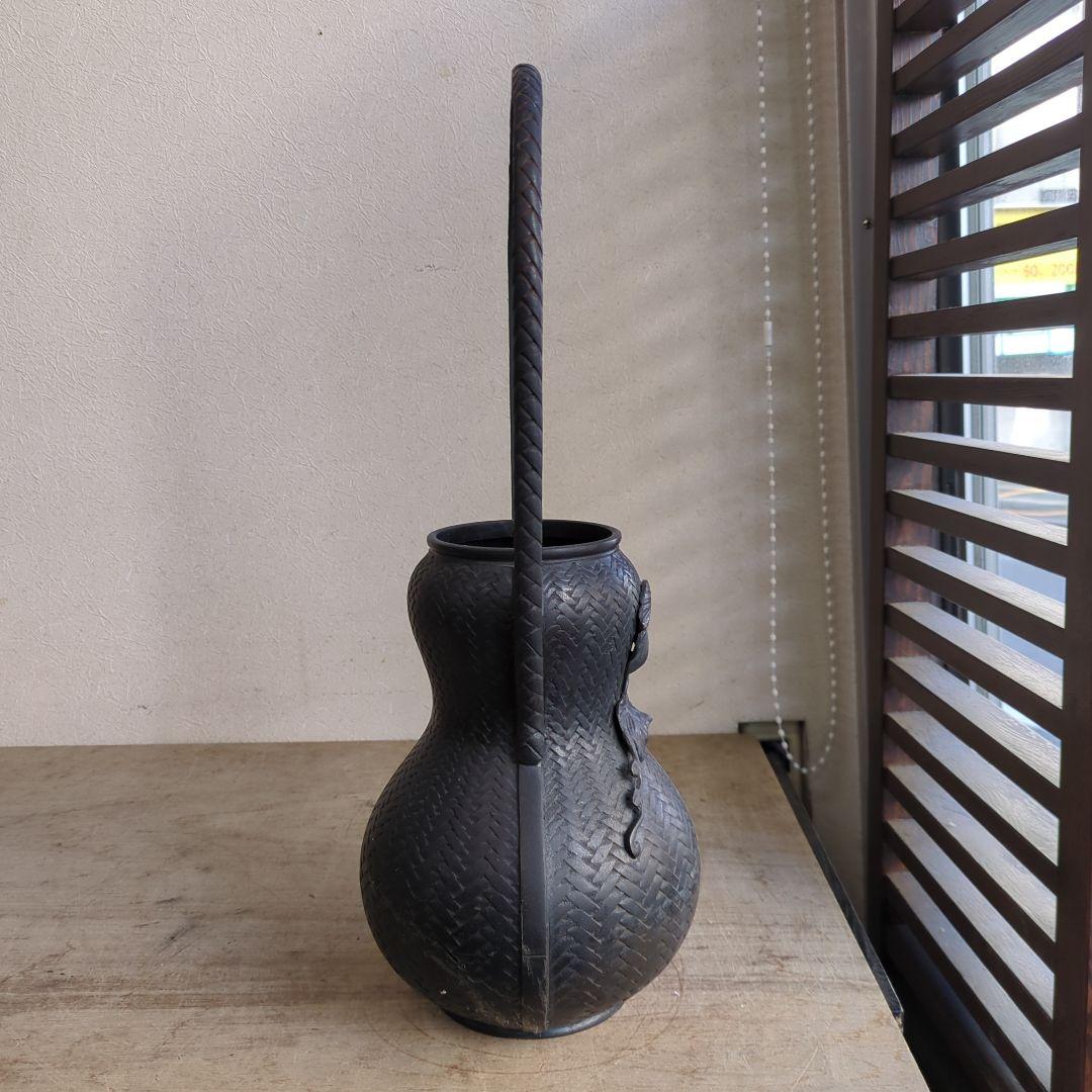 骨董 花入れ 蔦 籠形 アンティーク オブジェ 花器 手提げ 在銘