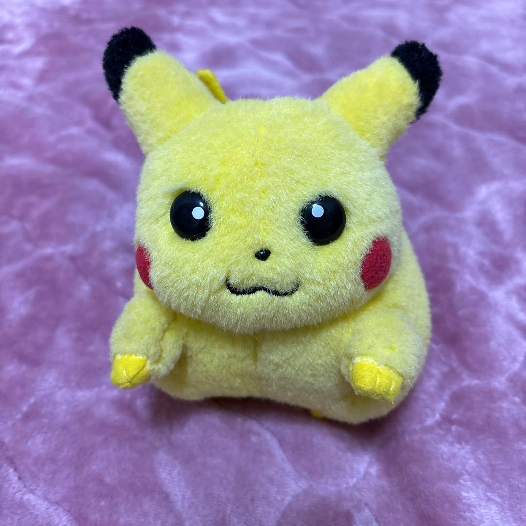 ピカチュウ　初期ぬいぐるみ