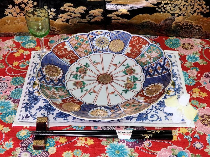 大聖寺伊万里　金襴手　菊花紋の図　８寸菊皿　E367AS-CPs