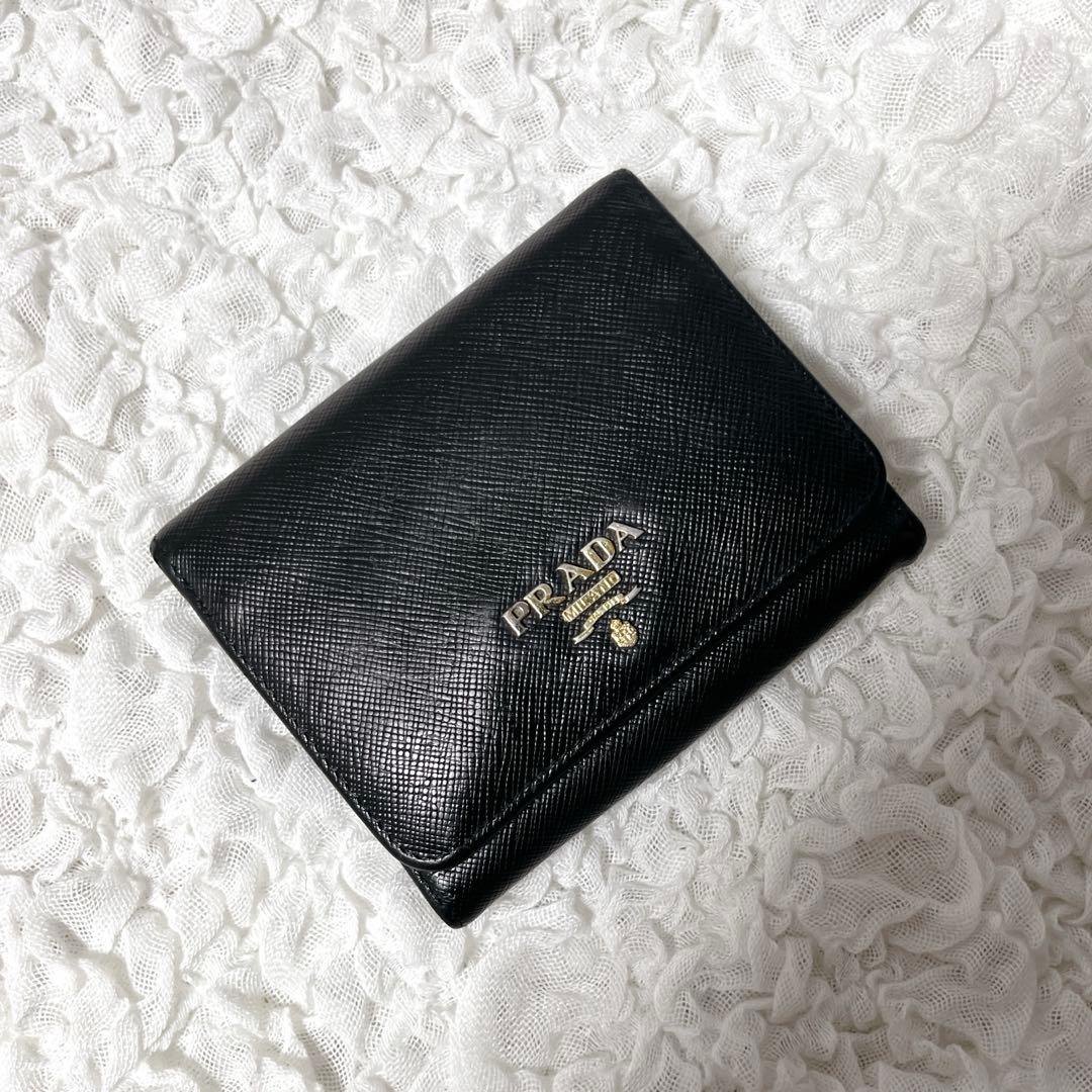 良品✨PRADA サフィアーノ　三つ折り財布　コンパクトウォレット　レザー　黒
