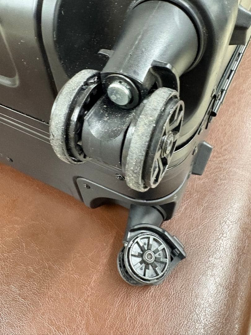 ZERO HALLIBURTON アルミニウム 83L ブラック　キャリー　中古