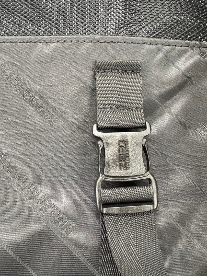 ZERO HALLIBURTON アルミニウム 83L ブラック　キャリー　中古