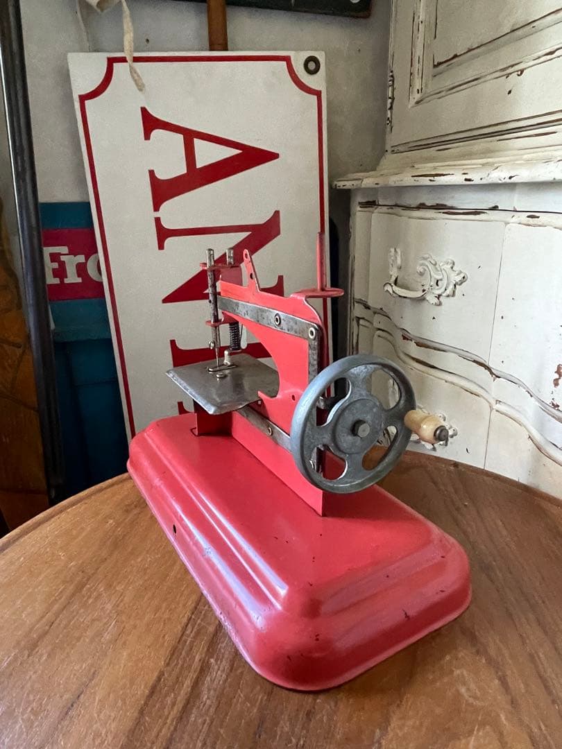 フランス　アンティーク　可愛い　トイ　ミシン　メタル　ピンク