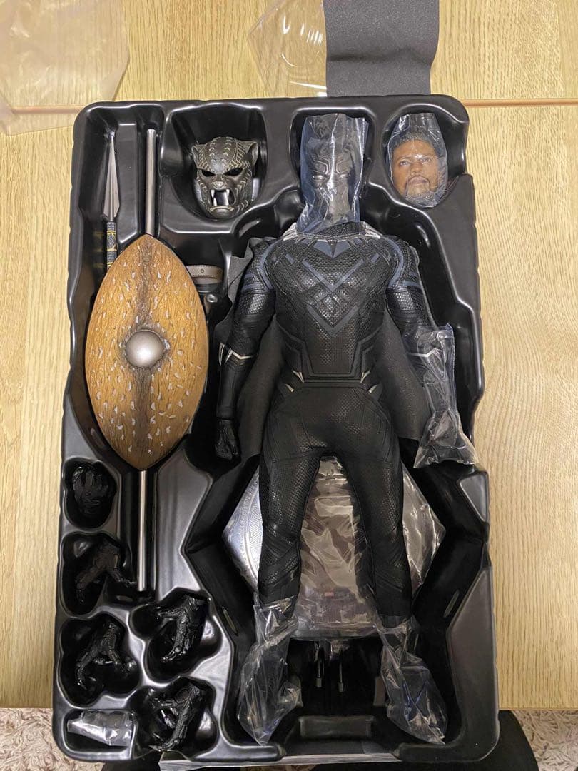 ブラックパンサー（オリジナルスーツ）フィギュア