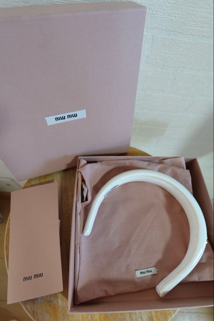 値下げ中』miumiu(ミュウミュウ)カチューシャ　ヘアアクセサリー