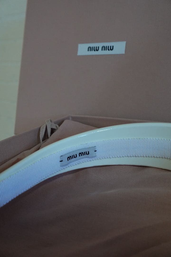 値下げ中』miumiu(ミュウミュウ)カチューシャ　ヘアアクセサリー