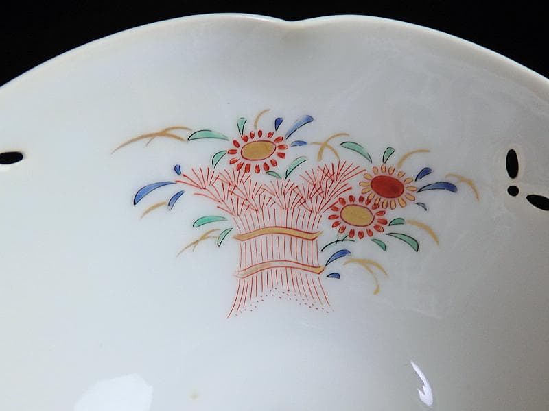 大聖寺伊万里　白磁　透かし　稲束に花の図　向付　２客　E161AS-BZu