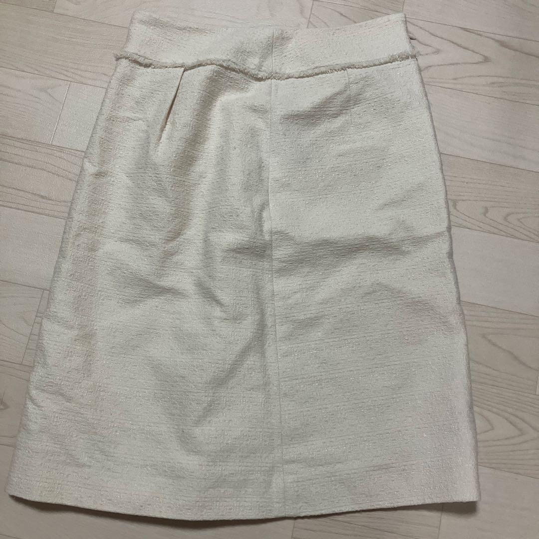 ホワイト　タイトスカート