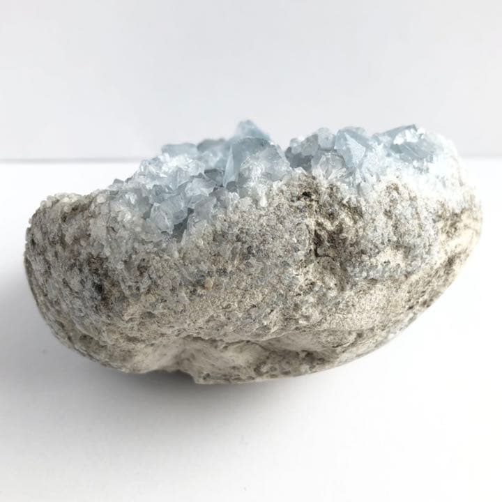 セレスタイトクラスター②　天青石　天然石原石　空間浄化　ベッドサイドストーン