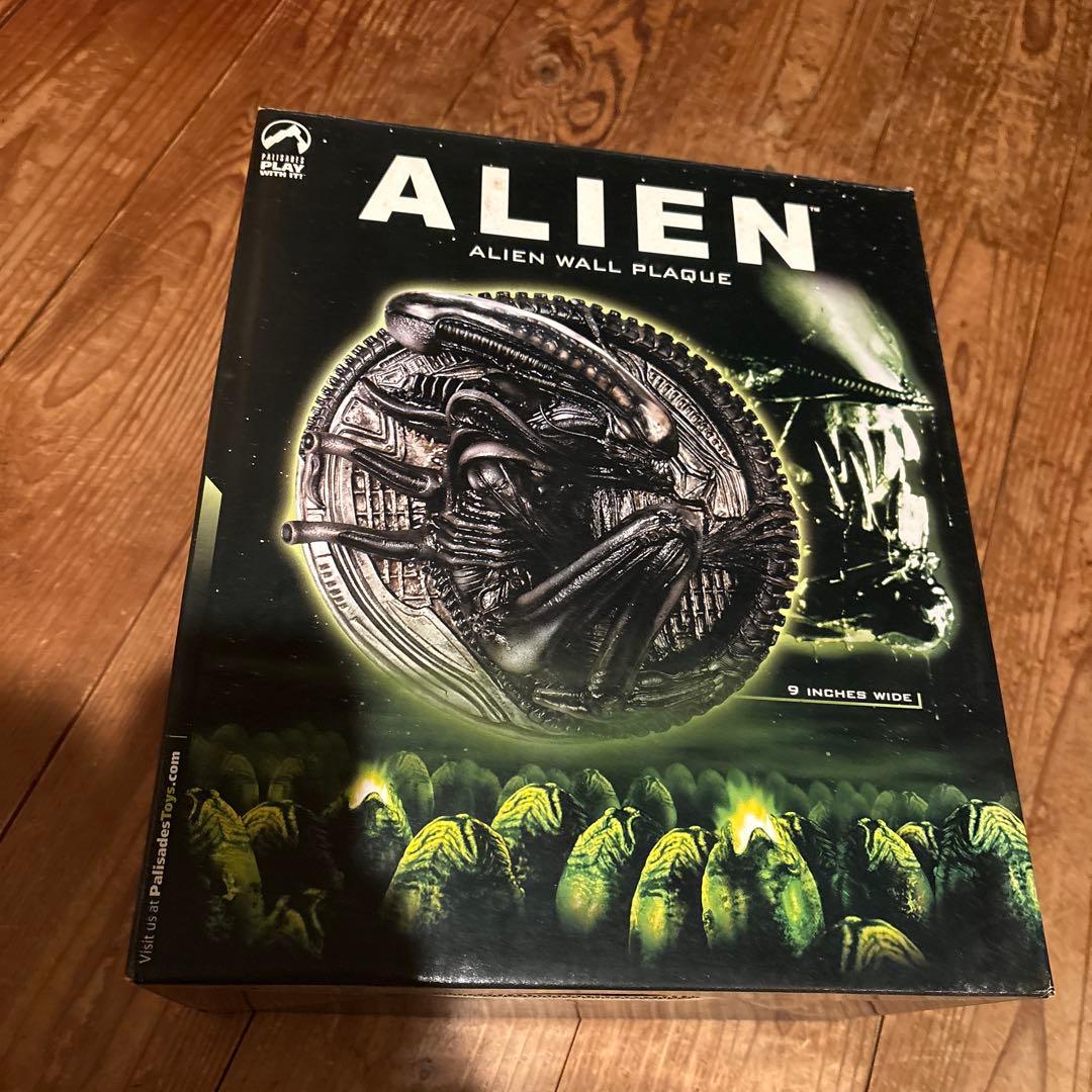 エイリアンフィギュア レリーフ[直径約30cm]