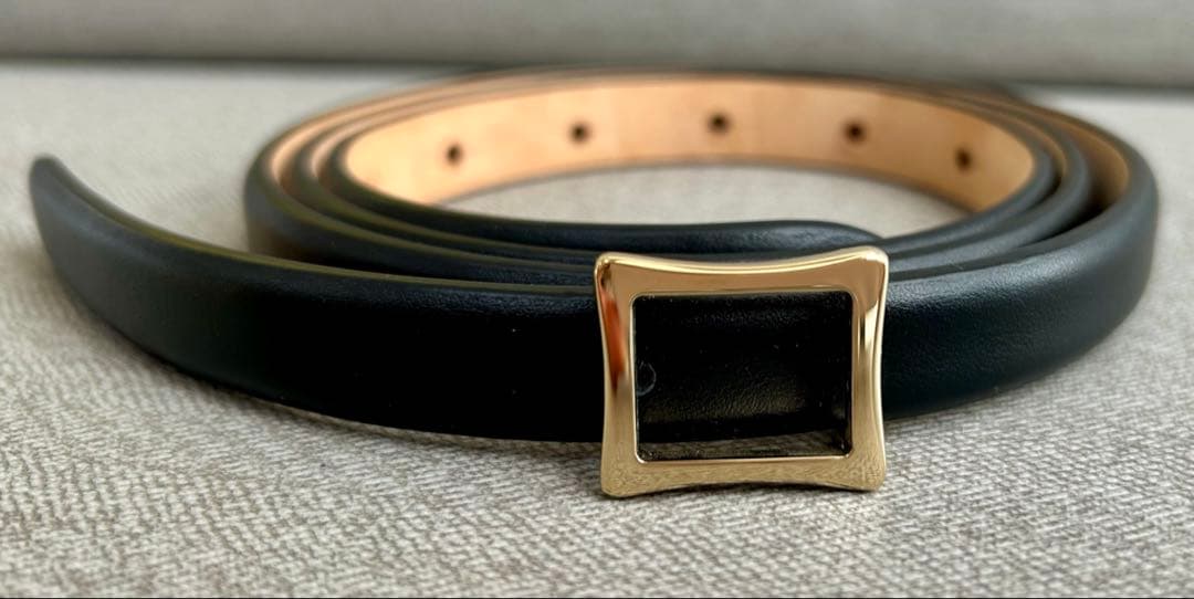 マニュエラ　ブラック　革　ベルト