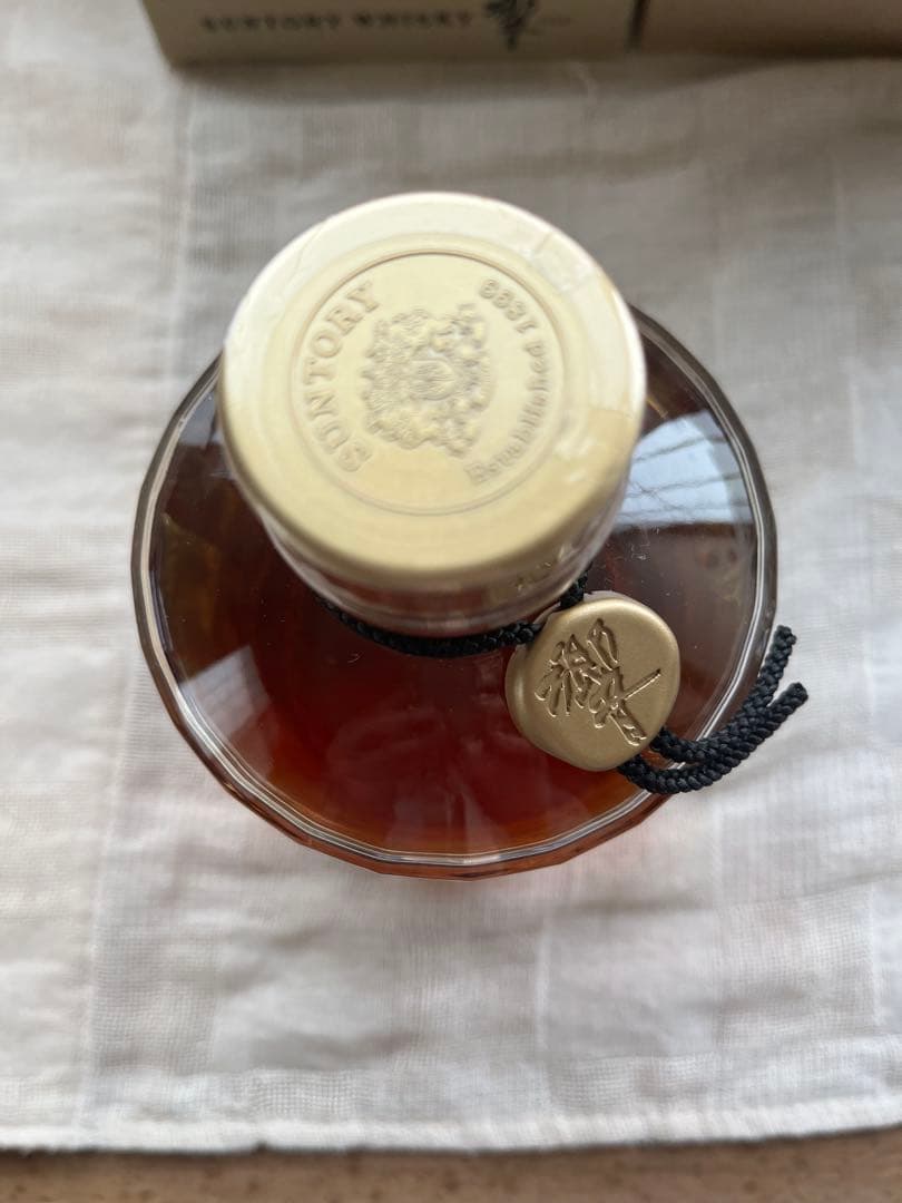 未開封　サントリー　ウイスキー 響　古酒　ゴールドラベル