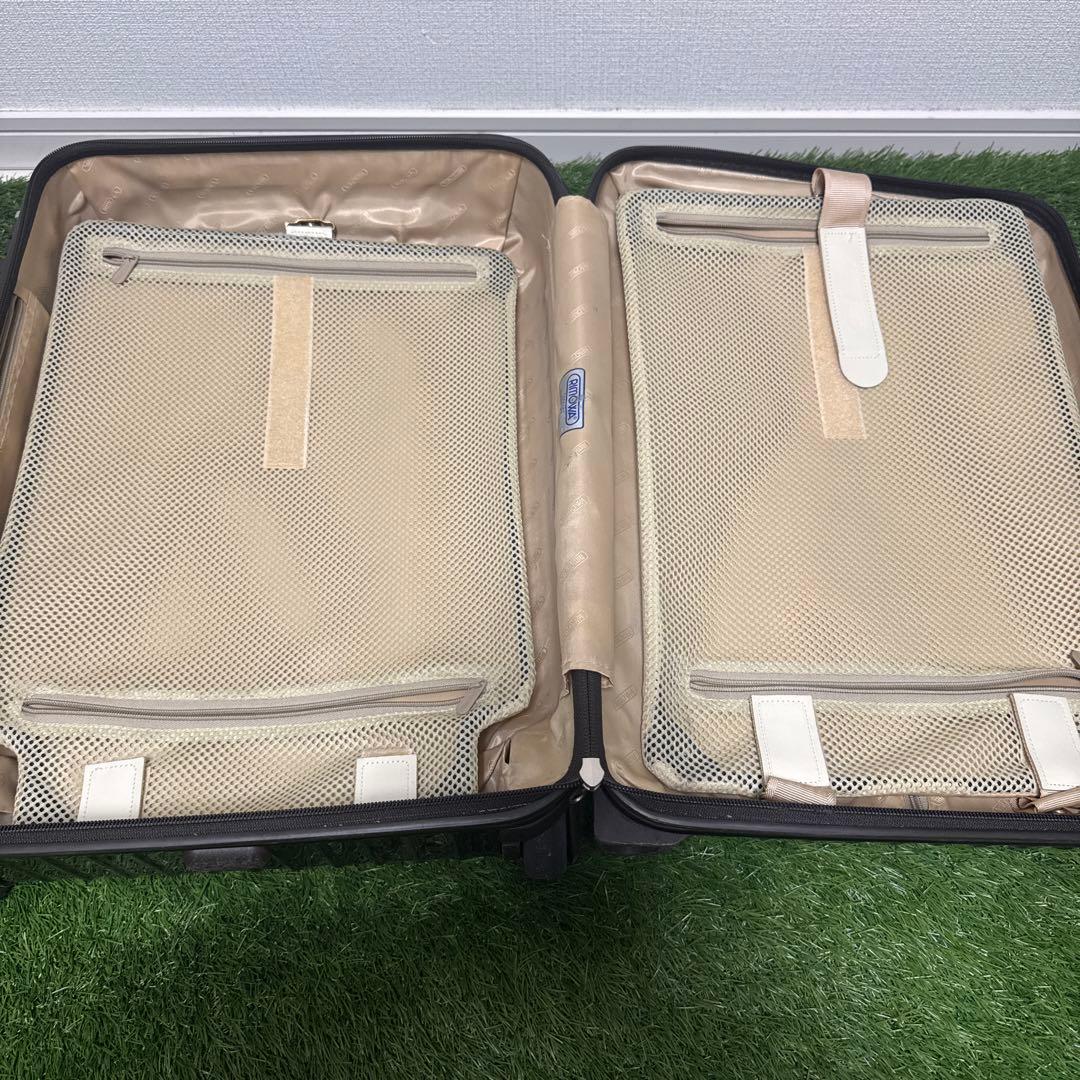 u*n様 RIMOWA ブラウン キャリーケース 機内持ち可能サイズ