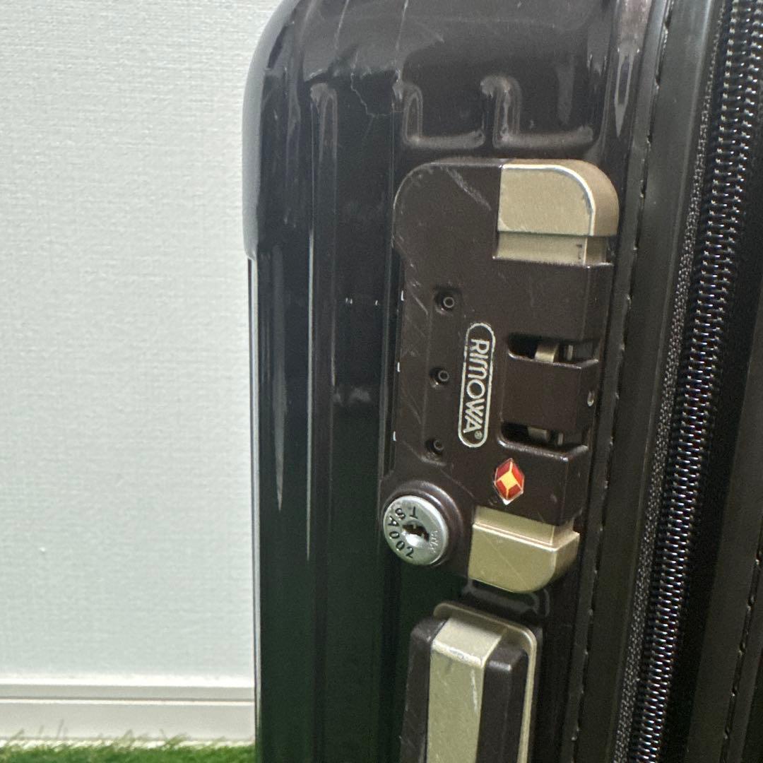 u*n様 RIMOWA ブラウン キャリーケース 機内持ち可能サイズ