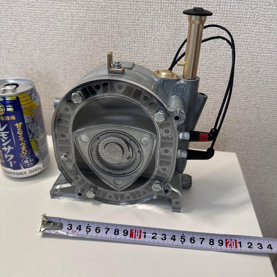 デアゴスティーニ マツダ コスモスポーツのロータリーエンジン 1/2 完成品